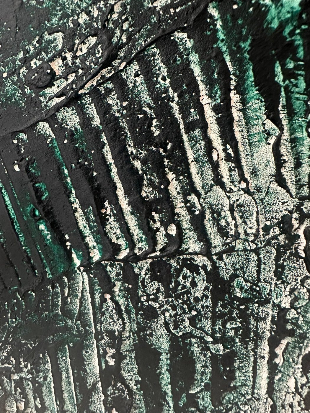 Close-up of the relief furrows of the painting Fougère